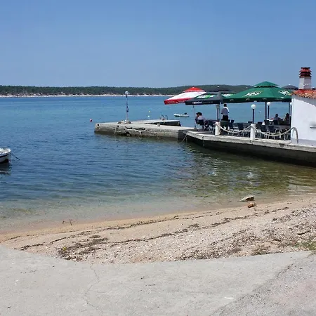 Triple Barbat 5070e Konukevi 2*