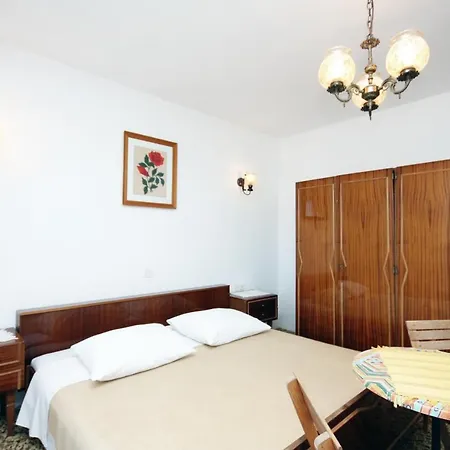 Triple Barbat 5070e 2* Barbat na Rabu