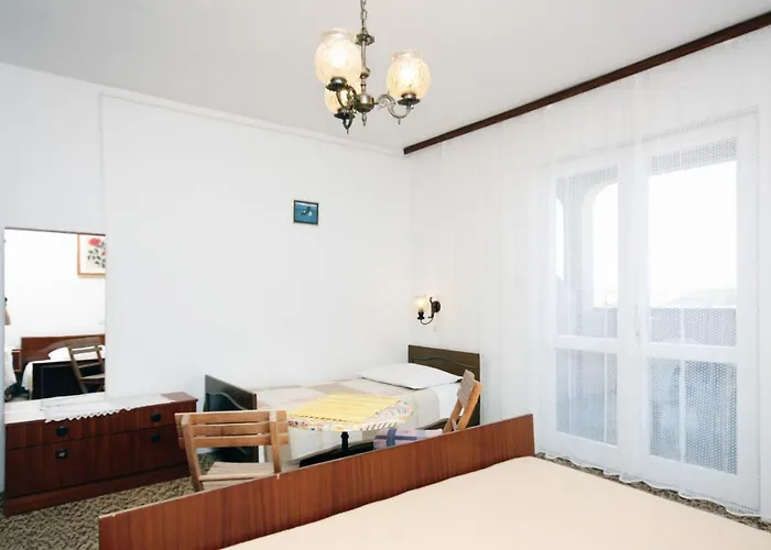 Triple Barbat 5070e Konukevi